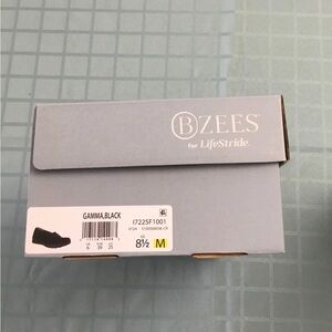 New in box Bzees loafers